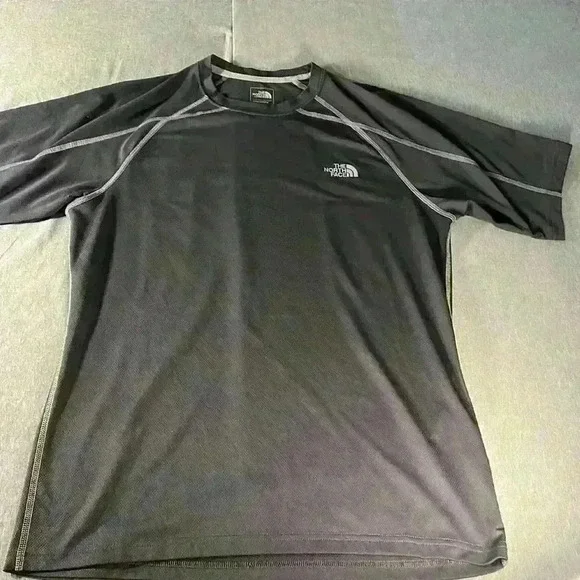 4 The North Face men's flash dry black and gray  T-shirts size small - Picture 2 of 11